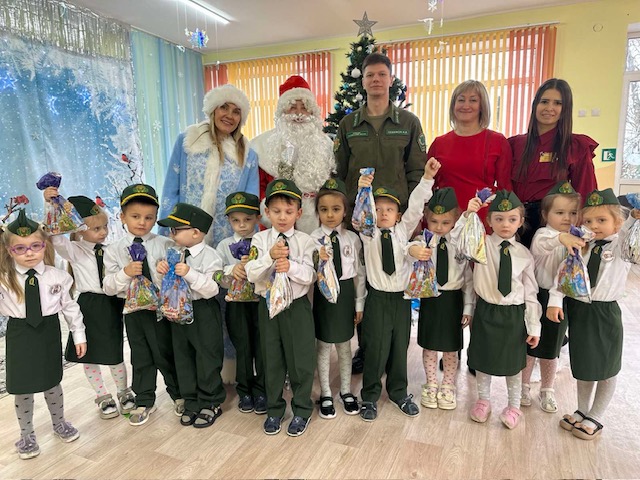 Поздравление дошколят